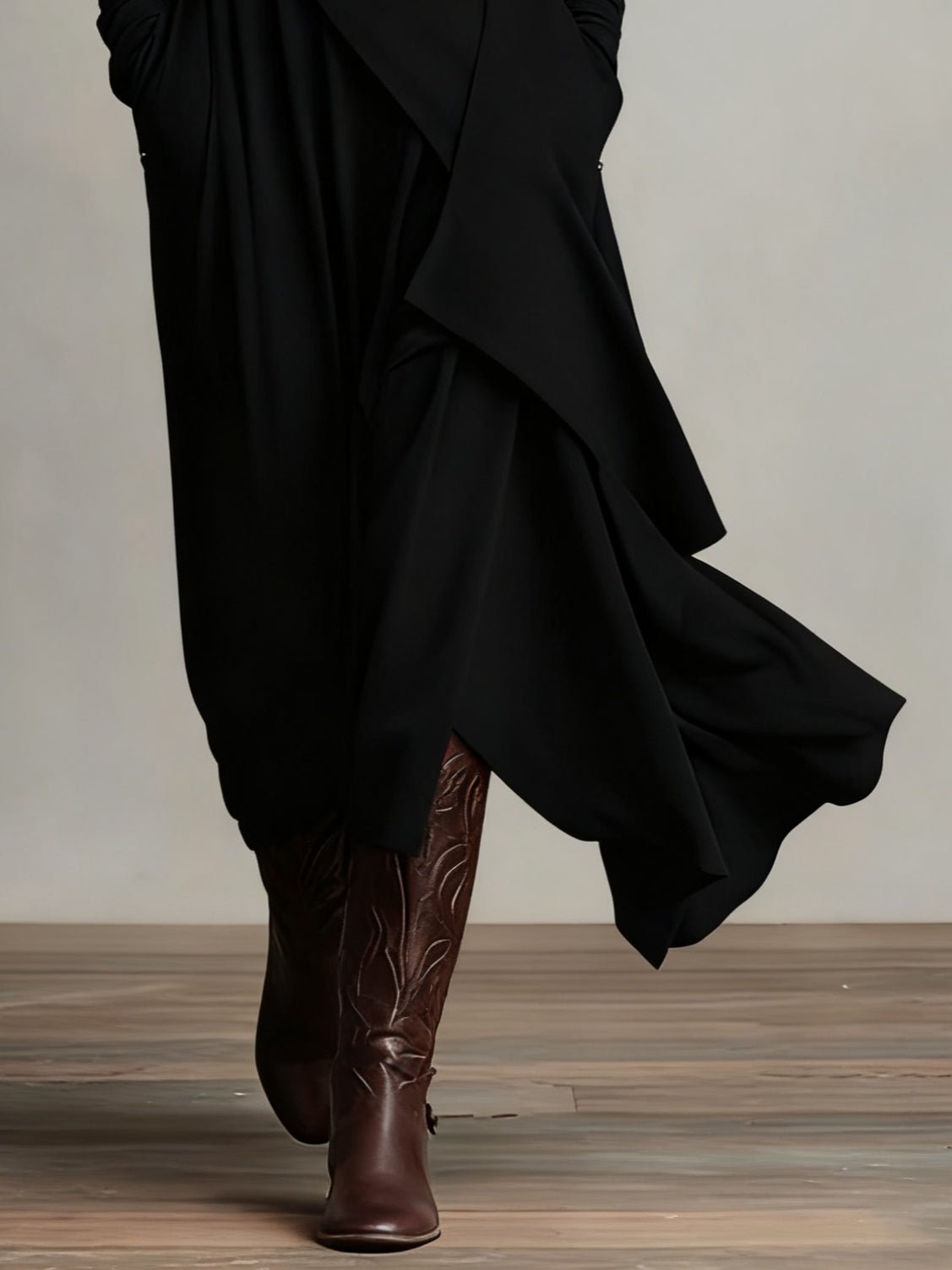 Margot - Asymmetrische maxi jurk met hoge col voor dames