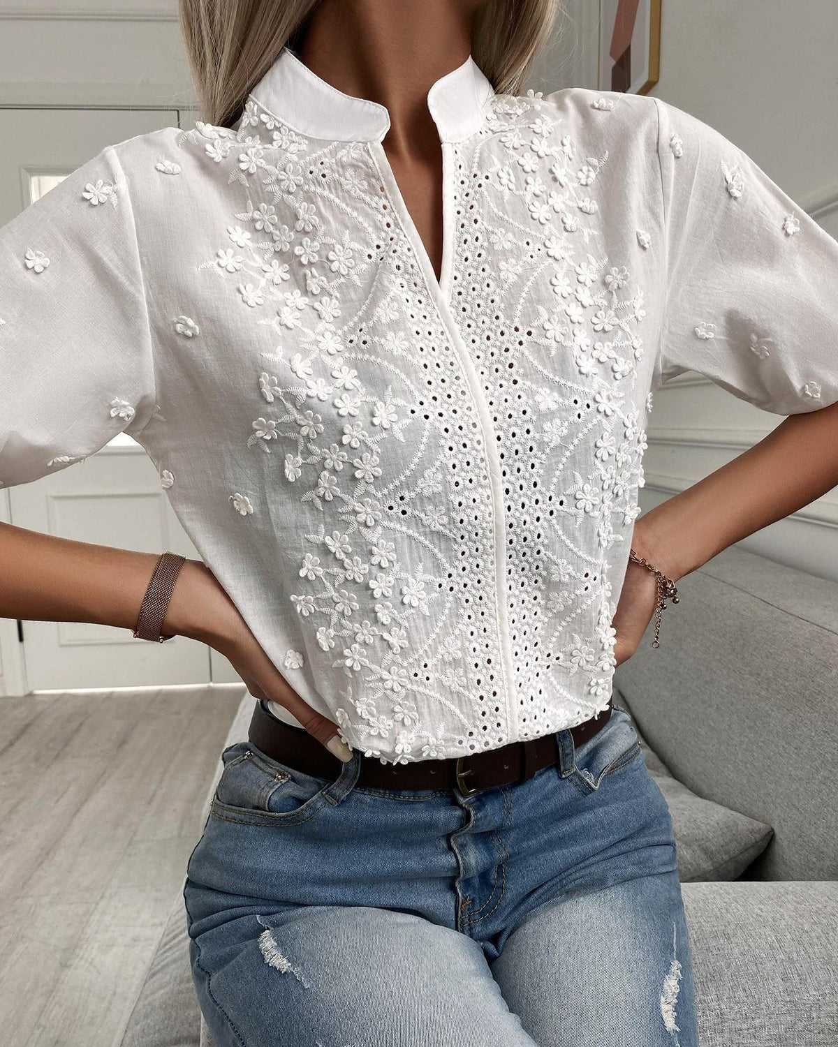 Merel - Elegante top met borduurwerk en opstaande kraag voor dames